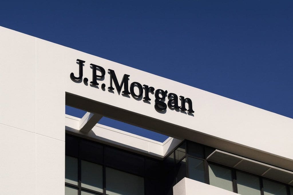 JPMorgan Chase & Co (JPM) Stock Today: London Mega-Tower, Fed Cut Bets and Fresh Legal Scrutiny – November 29, 2025