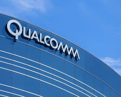 Qualcomm (QCOM) Stock Rises as Alphawave AI Deal Advances and Snapdragon 8 Gen 5 Launches — November 28, 2025