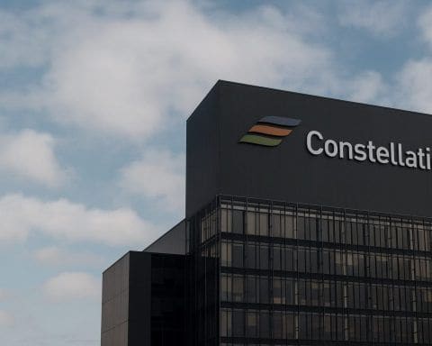 Constellation Energy (CEG) Stock Today: Calpine Deal Nears Close as Nuclear Data‑Center Contracts Shape 2026 Outlook (Dec. 15, 2025)