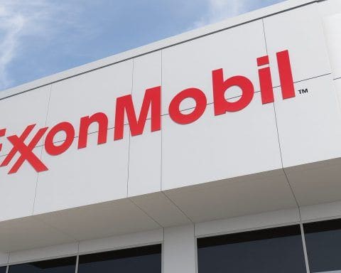Exxon Mobil (XOM) Stock News Today: 2030 Plan Upgrade, Buybacks, and Fresh Wall Street Price Targets (Dec. 12, 2025)