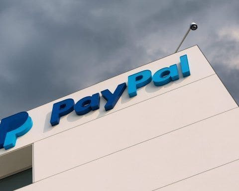 PayPal (PYPL) Stock Outlook After the November 21 Sell‑Off: Downgrades, BNPL Deal and 2026 Forecasts