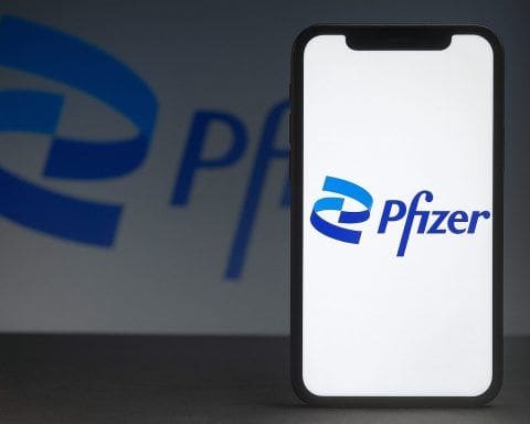 Pfizer (PFE) Stock After Hours on Dec. 12, 2025: Dividend Update, FDA “Black Box” Headline, Analyst Forecasts — What to Know Before the Next Market Open