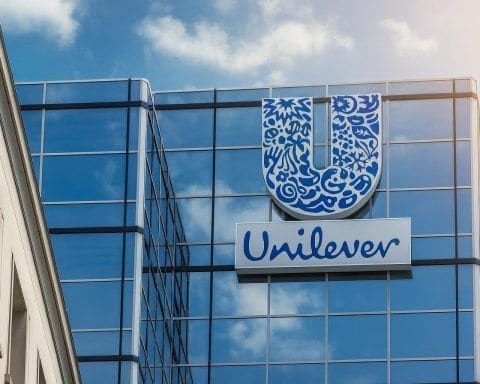 Unilever PLC Stock (UL/ULVR): Today’s News, Analyst Forecasts, and What the Magnum Spin-Off Changes for 2026