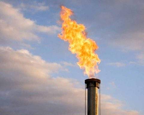 Natural gas price jumps toward $5 on cold-flip trade, lifting EQT and Range stocks
