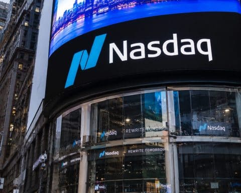 Nasdaq 100 Falls Below 29,000 as Wall Street Eyes Market Moves