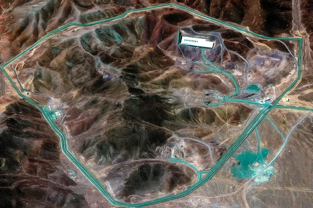 Stunning Satellite Images Expose the Full Impact of U.S. Airstrikes on Iran’s Fordow, Natanz and Isfahan Nuclear Sites — What the Pictures Reveal, Why They Matter, and What Happens Next