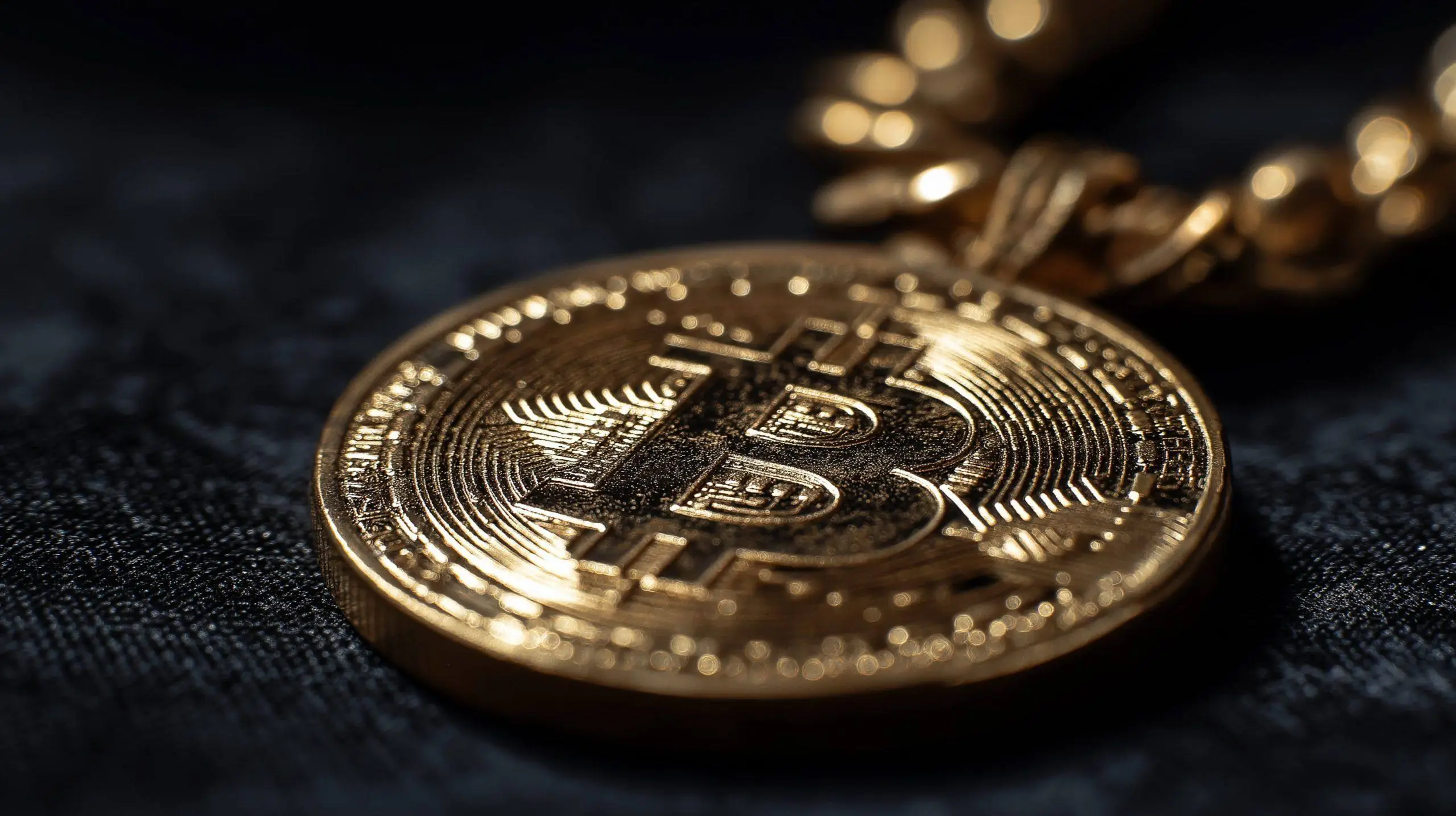 Bitcoin vs XRP – The Ultimate 2025 Crypto Showdown (Stunning Performance & Bold Forecasts!)