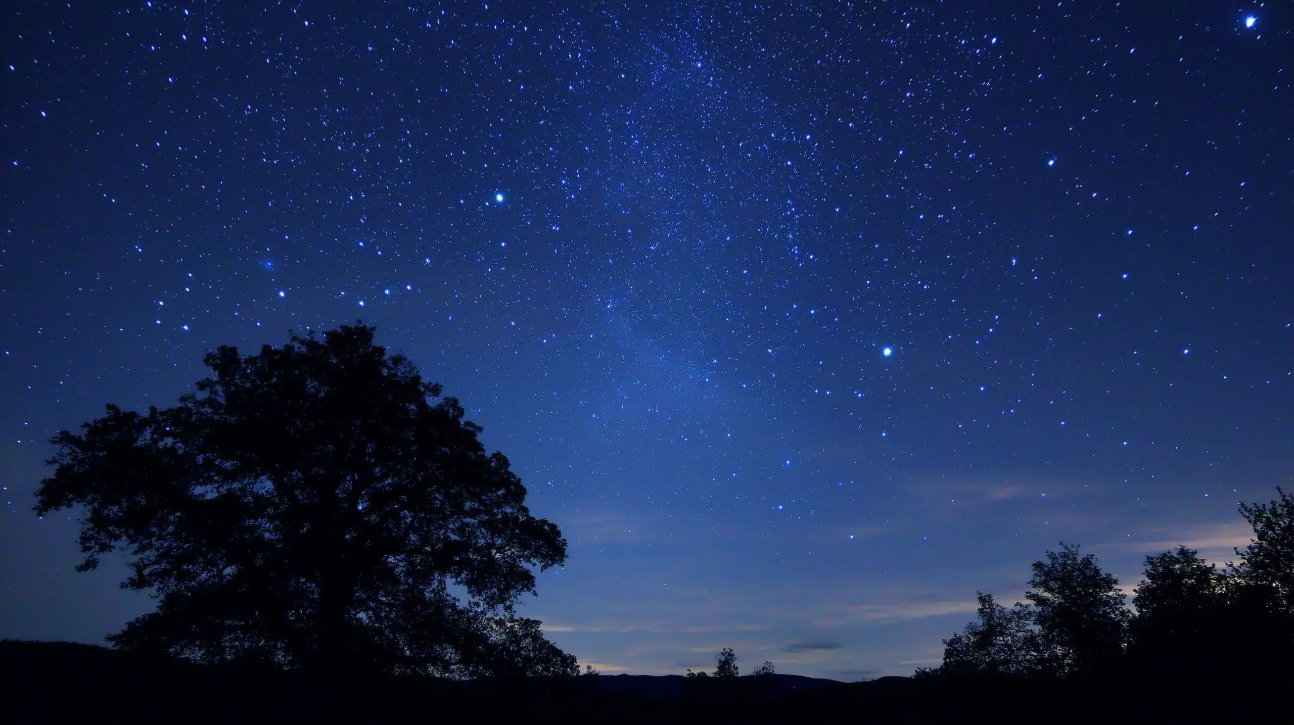 Sky Show Spectacular: Twin Meteor Showers, Planet Parade & Aurora Hints (July 31–Aug 1, 2025)