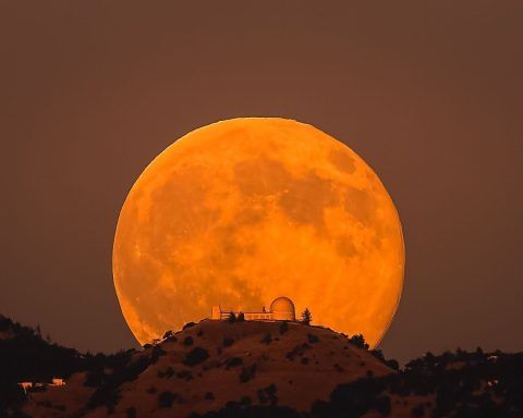 Today’s Moon Is a Record Supermoon: See 2025’s Biggest, Brightest Full Moon (Nov 5) — What to Know, When to Look, and Why It Matters