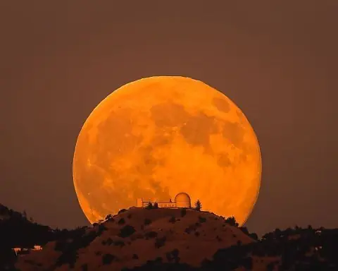 Today’s Moon Is a Record Supermoon: See 2025’s Biggest, Brightest Full Moon (Nov 5) — What to Know, When to Look, and Why It Matters