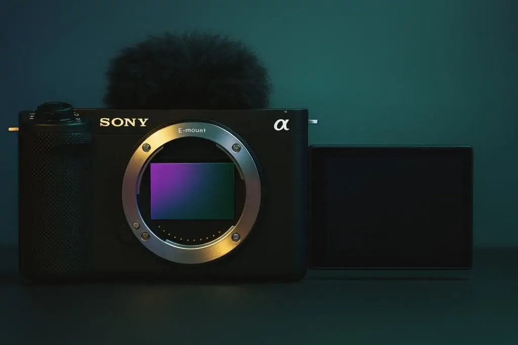 Sony ZV-E1 vs ZV-E10 II vs A6700: The Ultimate Creator Camera Showdown