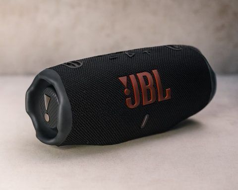 Bluetooth Speaker Showdown 2025: JBL Charge 6 vs UE Epicboom vs Sony XG500 – Which Portable Powerhouse Rules?