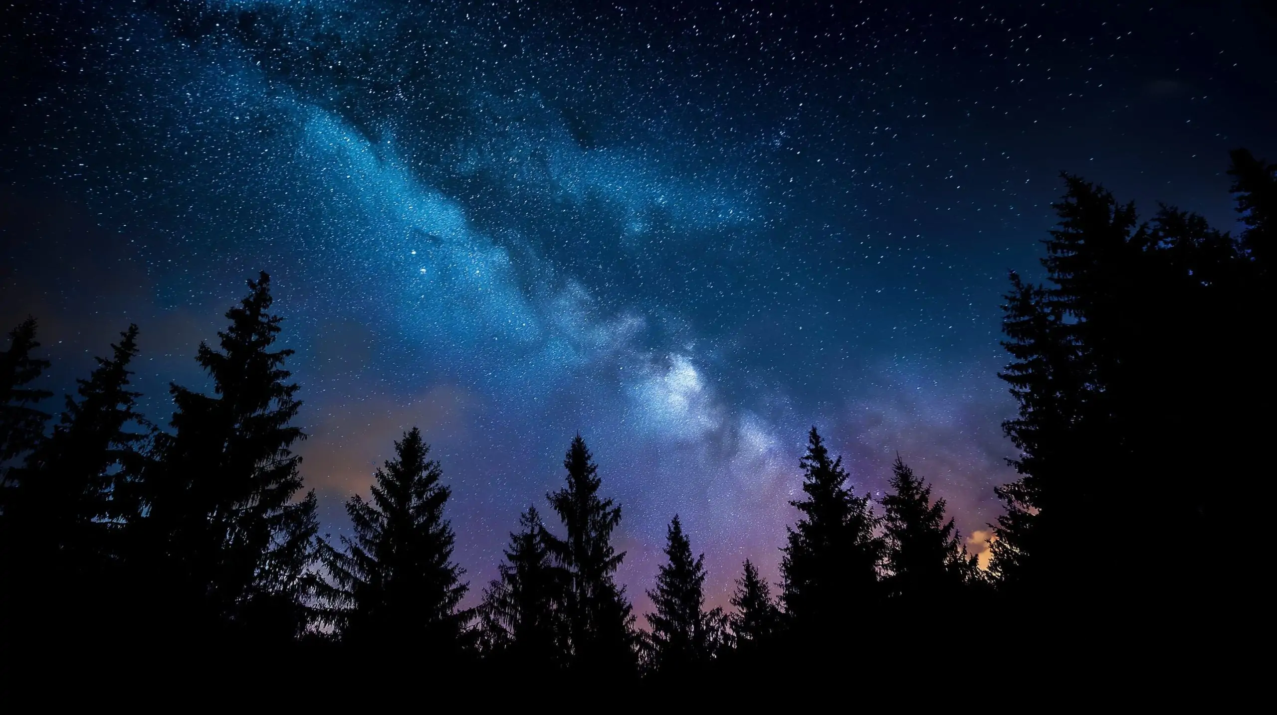 Breathtaking Skywatching Spectacles on Aug 18–19, 2025: Meteors, Planetary Trio, Auroras & More