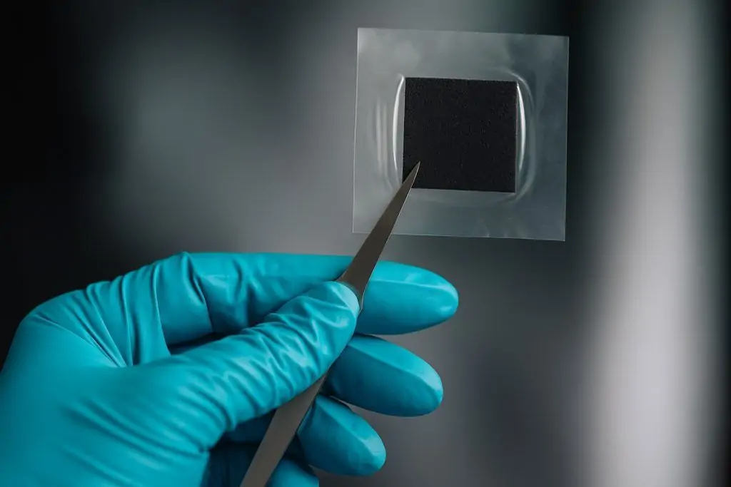 PEM vs Alkaline vs Solid Oxide Electrolyzers: The 2025 Hydrogen Technology Showdown