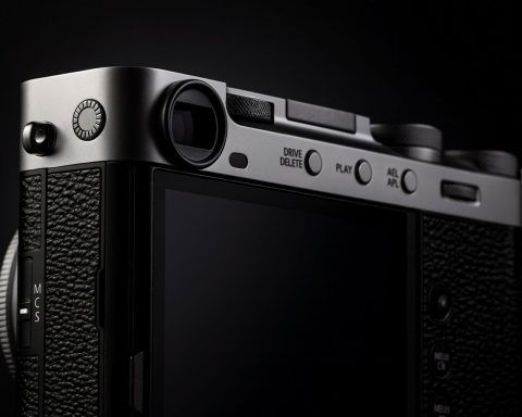 Recensione e confronto della Fujifilm X-E5: rivoluzione retrò da 40MP o costoso upgrade?