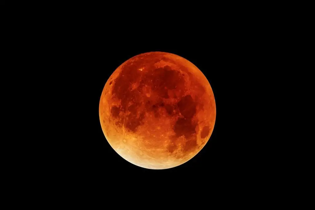 Spectacular « Blood Moon » Eclipse: Everything to Know About September 2025’s Full Moon