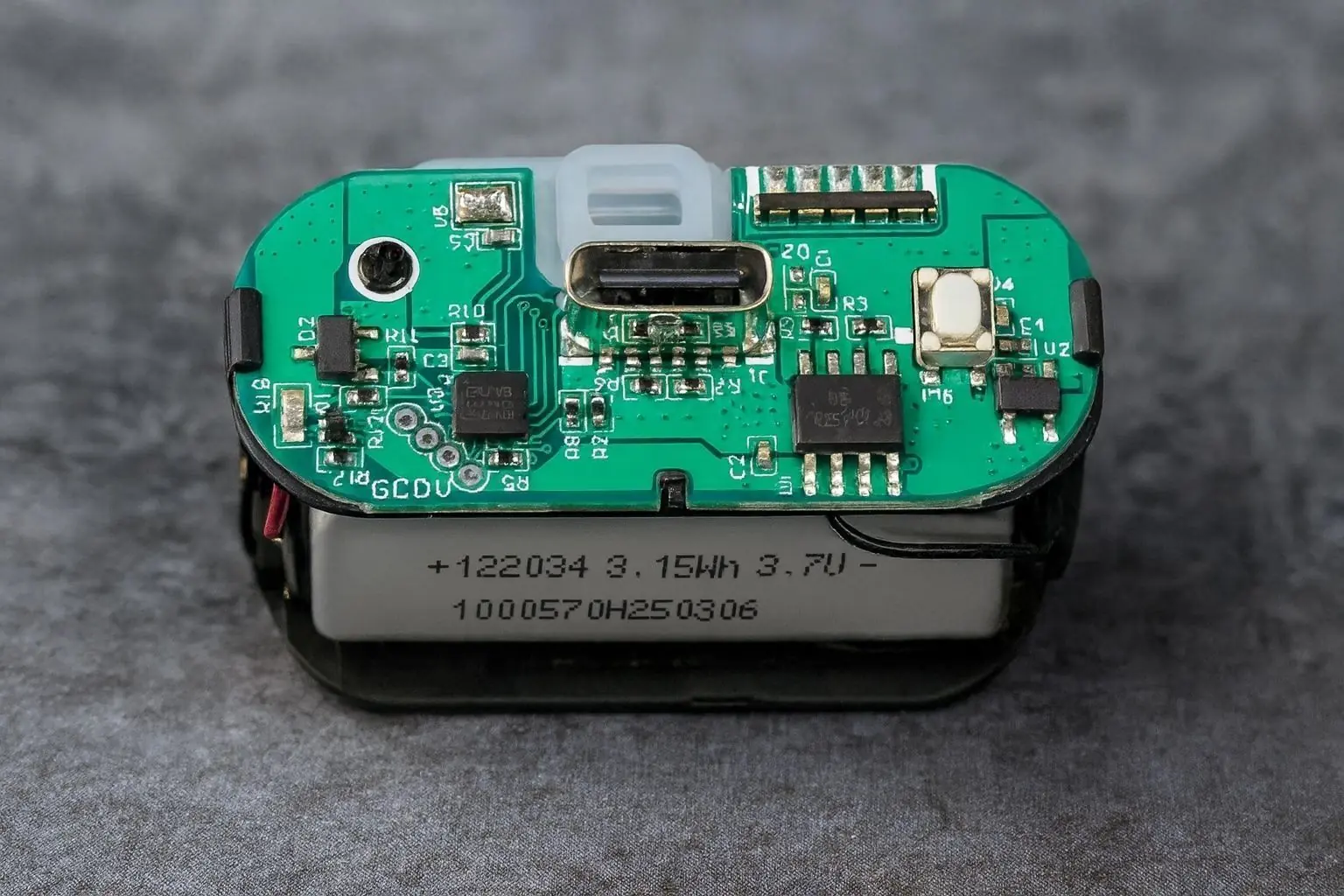 Engineer Turns Disposable Vape into Blazing-Fast Web Server with Only 24KB Memory