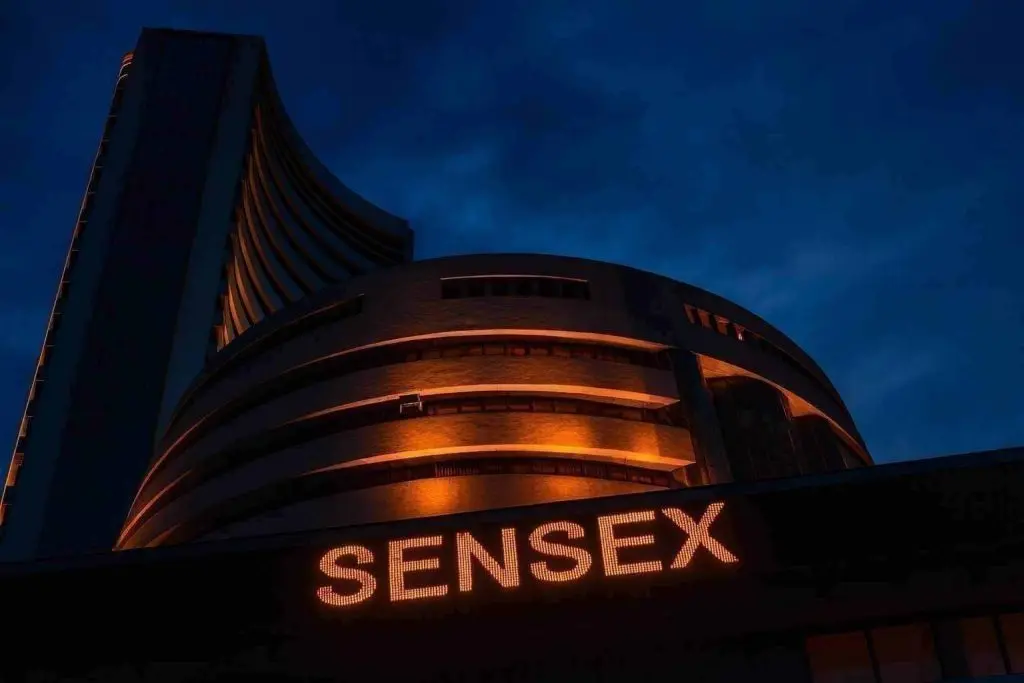 Indian Stock Market Today: Sensex, Nifty 50 Slide as HCLTech Sparks IT Selloff; 24,000 in Focus