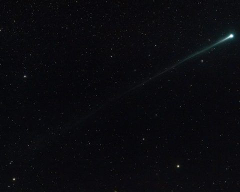 Misterioso Cometa SWAN R2: Novo Visitante Interestelar ou Viajante da Nuvem de Oort?