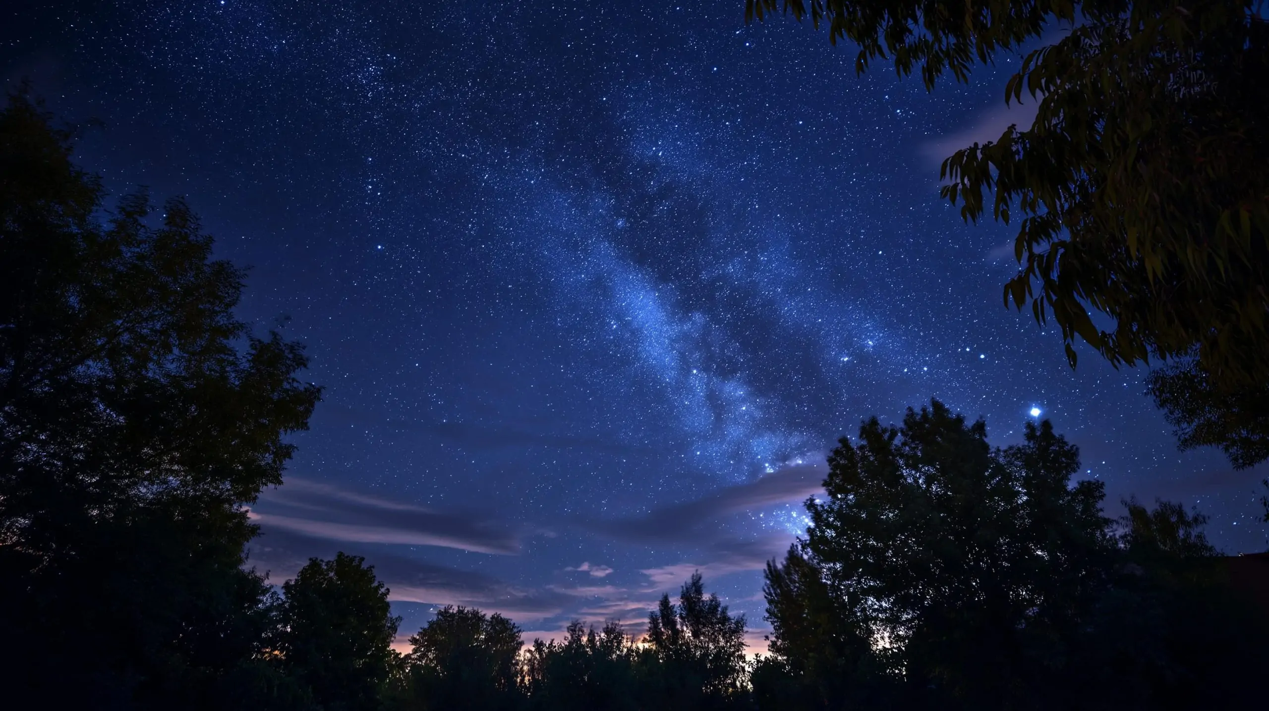 Don’t Miss These Night Sky Spectacles on Sept 11–12, 2025: Meteor Shower, Auroras & Planet Parade