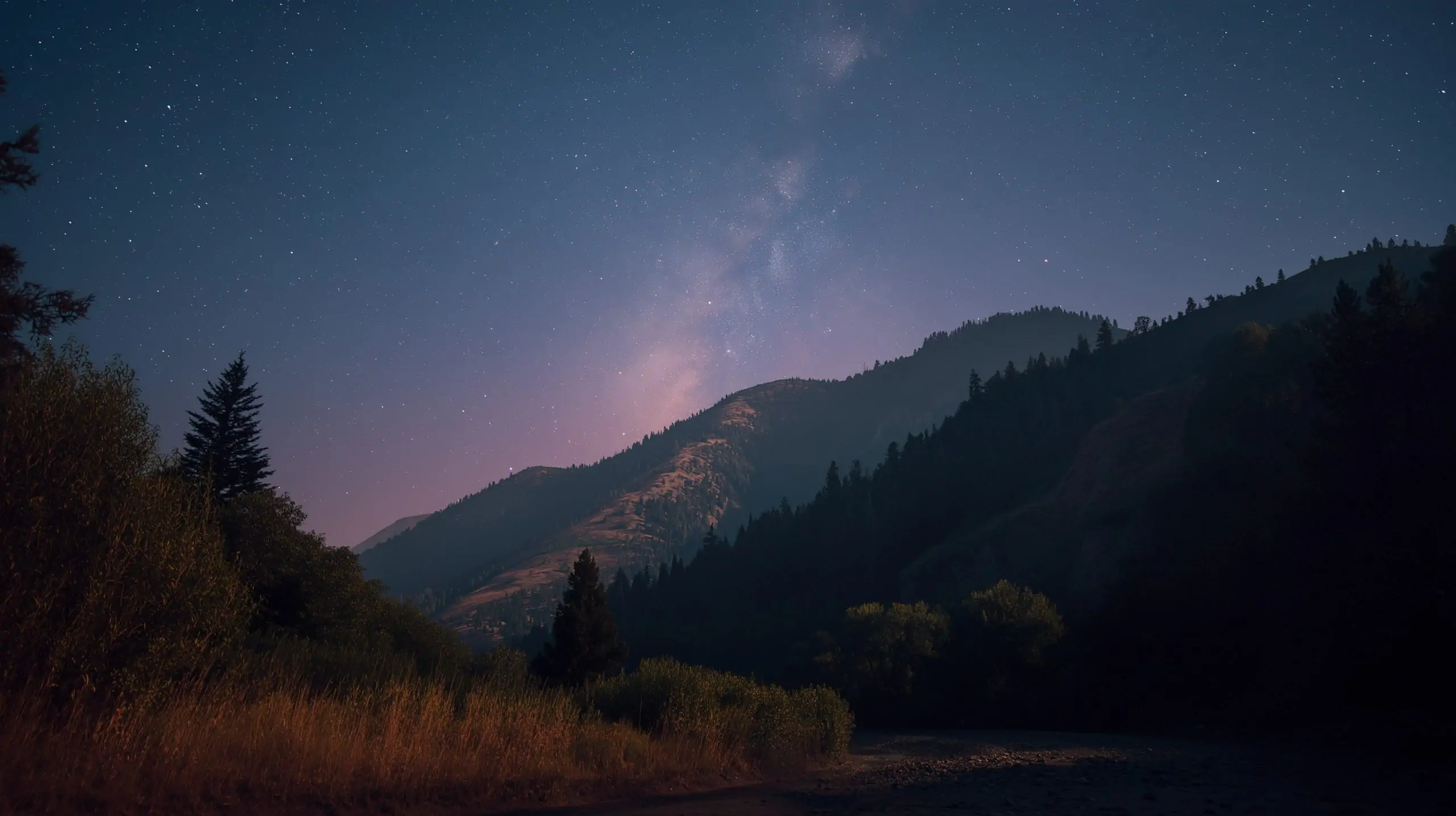 Skywatch Alert: Aurora Glow, Shooting Stars & Planetary Spectacle Dazzle the Night Sky (Sept 3–4, 2025)