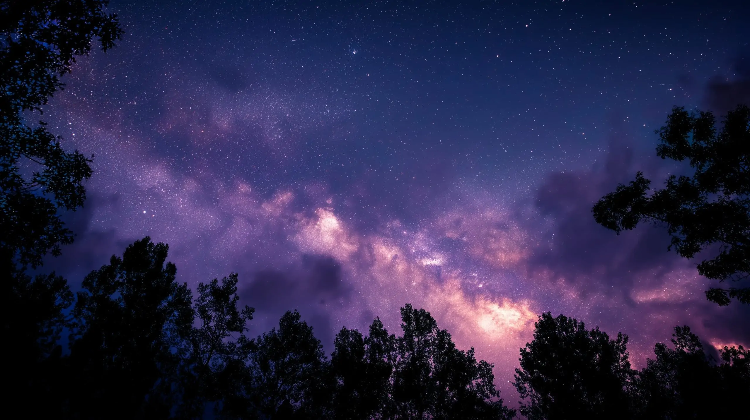 Cosmic Sky Show: Northern Lights, Shooting Stars & Space Spectacles Dazzle Sept. 26–27, 2025