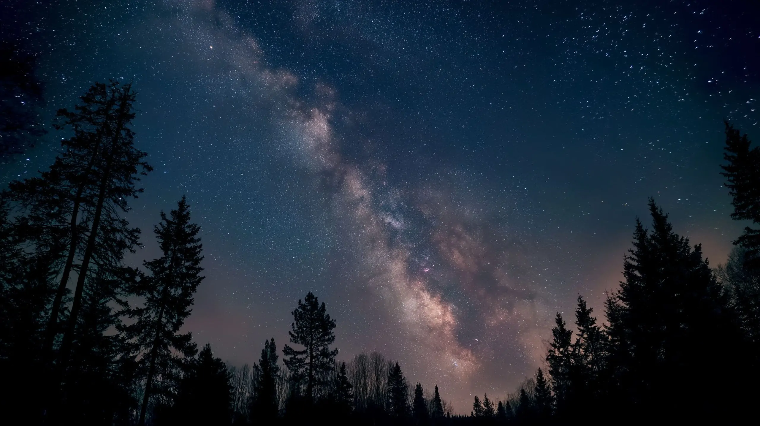 Rare Auroras, Shooting Stars and a Planet Parade: Sky Spectacle on Sept 1–2, 2025