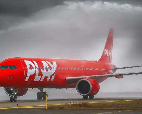 BREAKING: Icelandic Budget Airline PLAY Abruptly Shuts Down – Thousands Stranded, 400 Jobs Lost