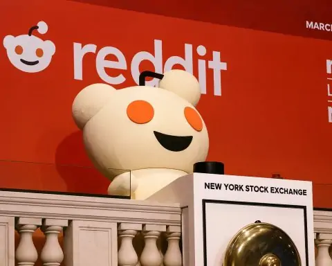 Reddit’s Stock Explodes! 78% Revenue Surge, Google AI Deal Talks & 70% Rally 🔥