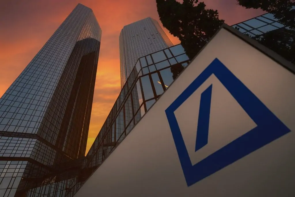 Deutsche Bank Stock Plunges Again as Global Credit Jitters Flare – What Experts Predict Next