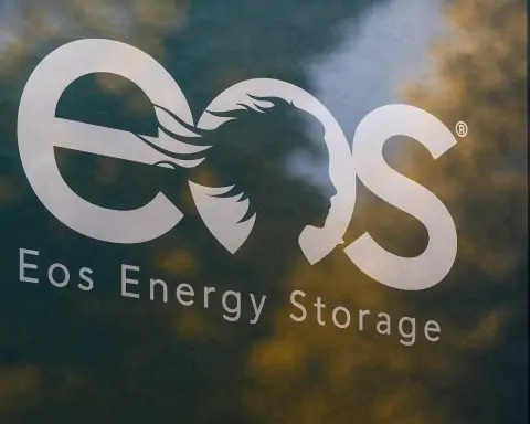 Eos Energy (EOSE) Stock Soars to New Highs – Clean-Energy Boom or Bubble?