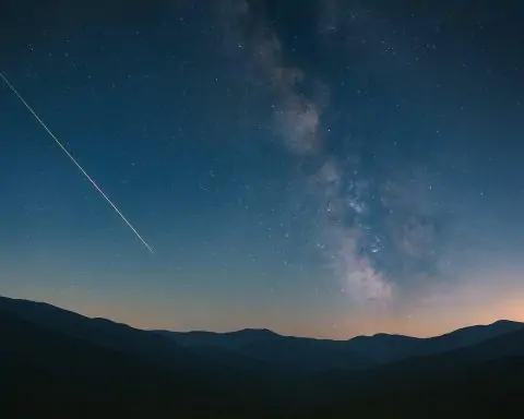 Double Meteor Shower Spectacle: Draconid and Orionid Displays Will Light Up October’s Night Sky