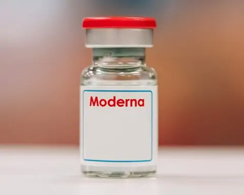 Moderna’s Wild Ride: Vaccine Hopes Fuel Stock Pop Amid “One-Hit Wonder” Fears