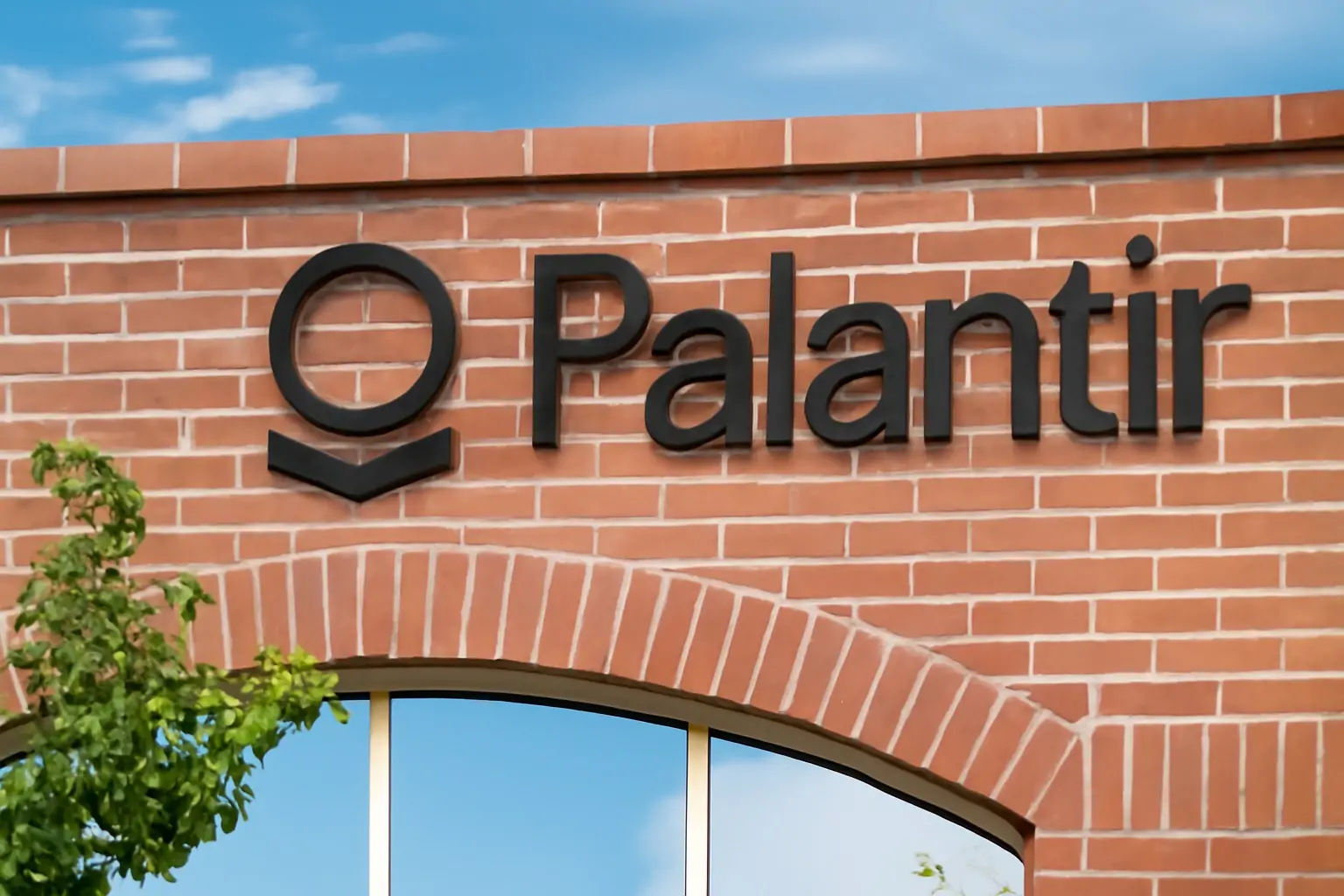 Palantir’s $400 Billion AI Juggernaut: Inside PLTR’s 2025 Surge, Deals & Future Forecasts