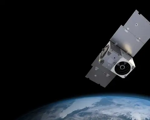 Planet Labs (PL) Stock Skyrockets on Record Earnings, SpaceX Launch & Major Contracts