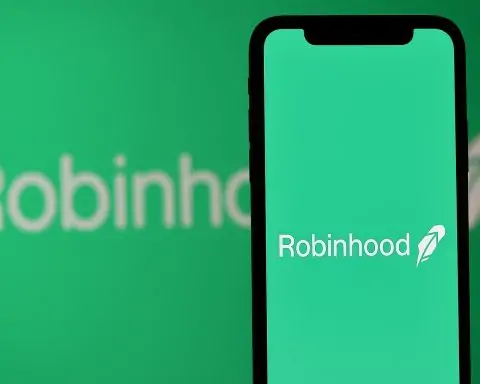 Robinhood’s Wild 2025 Ride: HOOD Stock Skyrockets 250% Amid Crypto Boom, New Gambits & Big Risks