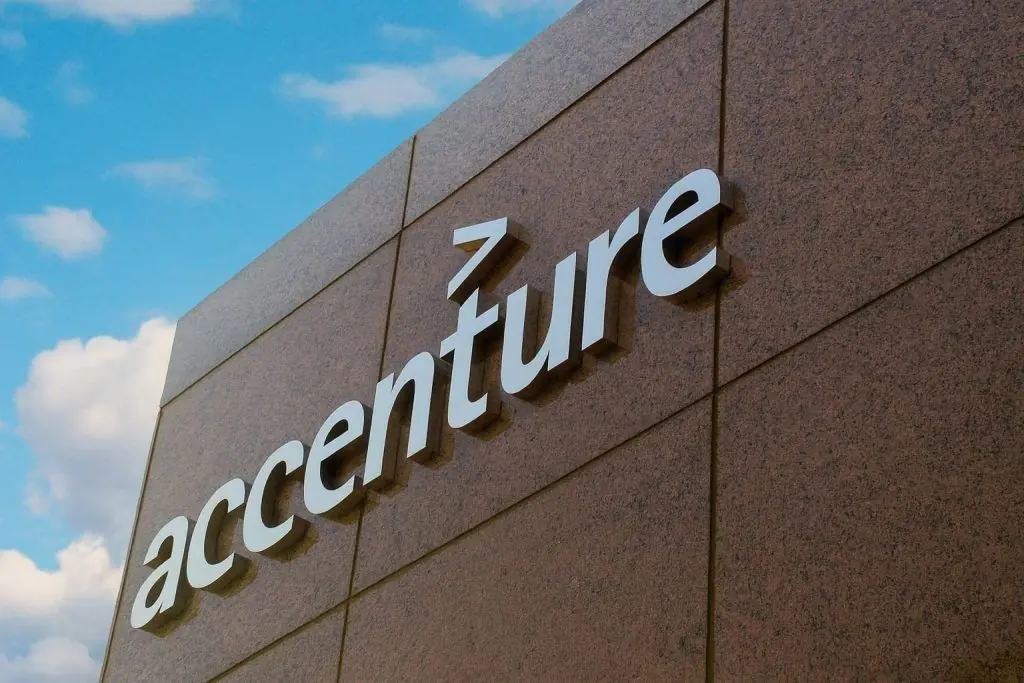Accenture News Today: Paris HQ Move Talks, APAC AI Warning and New Circularity Playbook – November 28, 2025