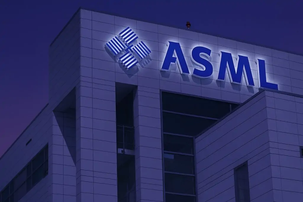 ASML Stock Surges on AI Boom but Faces China Headwinds – What Investors Must Know
