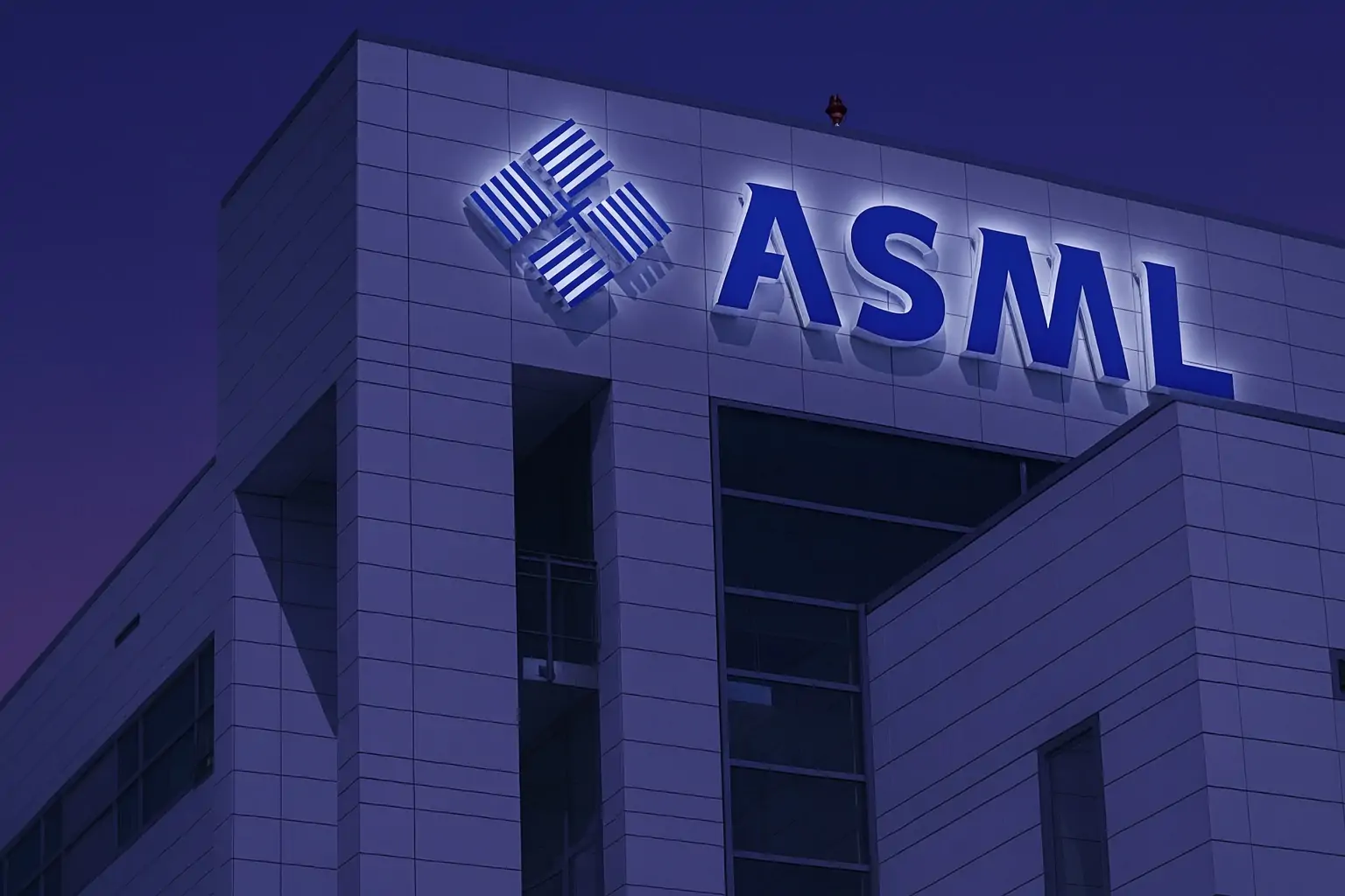 ASML Stock Surges on AI Boom but Faces China Headwinds – What Investors Must Know