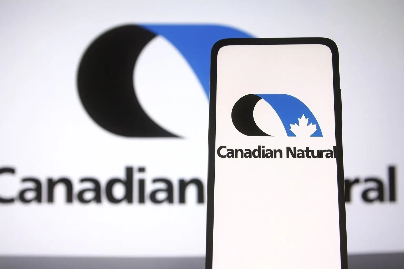 Canadian Natural Resources (CNQ) Stock in 2025: Record Output, Bigger Dividends and a 2026 Growth Plan