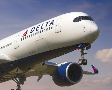 Cancelled flights spike across Aruba after U.S. strikes Venezuela; Delta, United, JetBlue hit