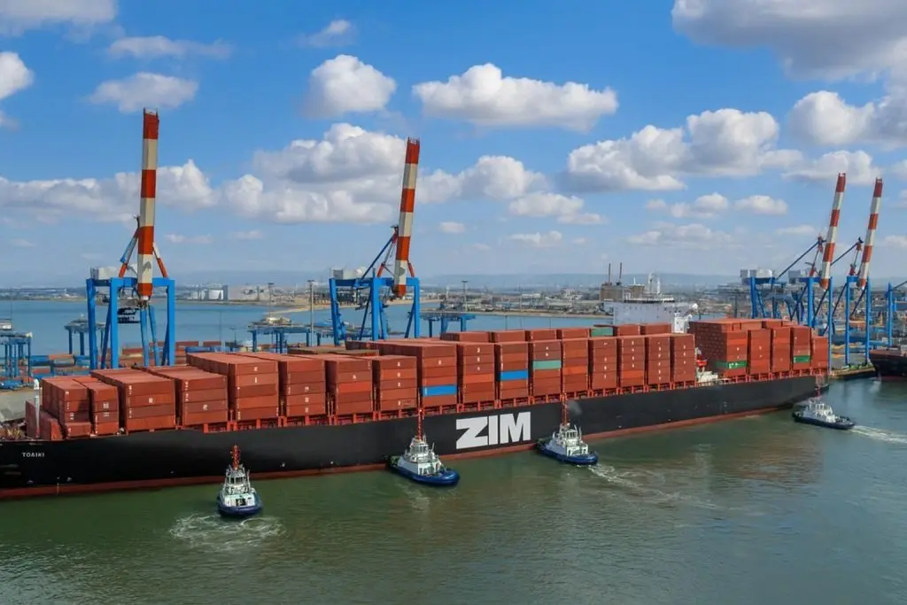 China’s Record $1 Trillion Trade Surplus: How Beijing’s Export Machine Is Reshaping the Global Economy in 2025