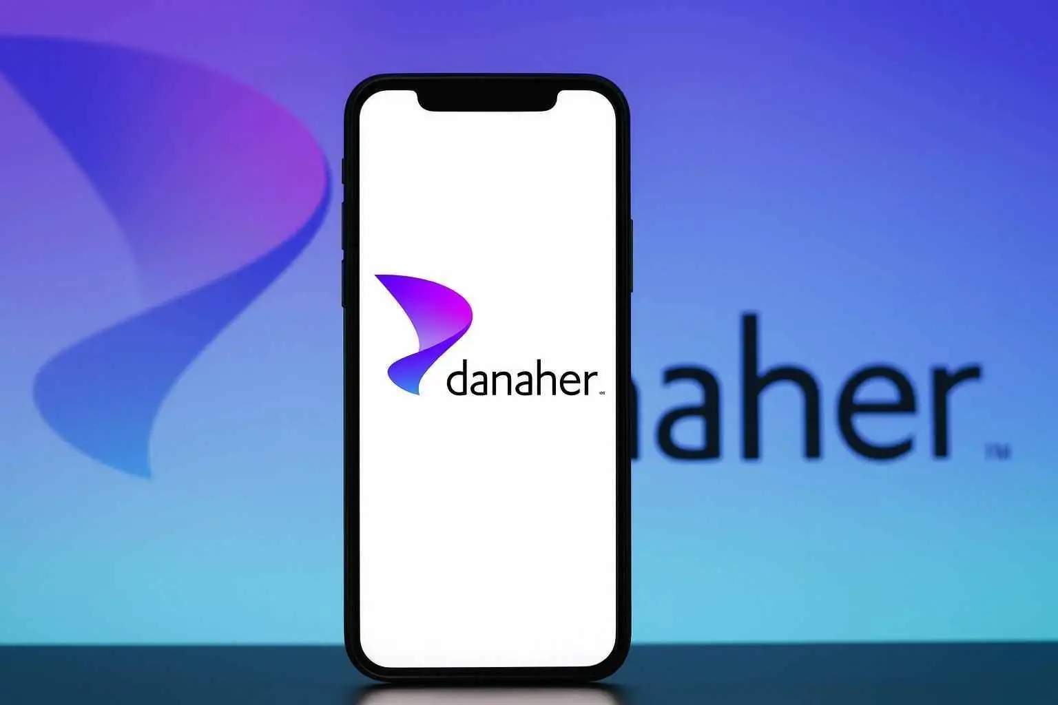 Danaher stock steadies near $220 after earnings slide as 2026 outlook comes into focus
