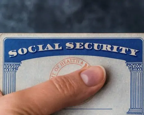 December 2025 Social Security Payments: $967 SSI Checks, Double Deposits and Full Schedule Explained