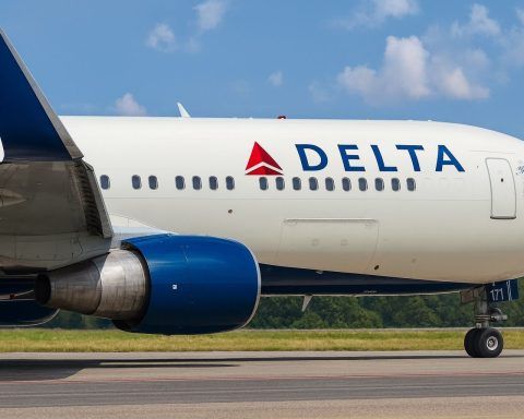Delta’s Focus-City Gambit Pays Off: $2B Amex Windfall & SkyMiles Surge – Is the Stock Set to Soar?