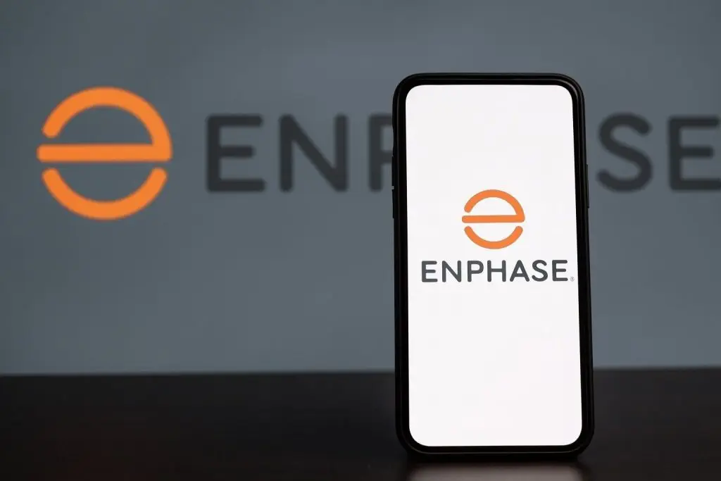 ENPH Stock Outlook: Enphase Energy’s EV Charger Push, Big-Money Buying and a Divided Wall Street Heading Into 2026