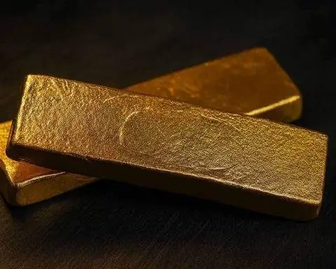 Gold tops $4,800 record then cools as Trump softens Greenland tariff threat