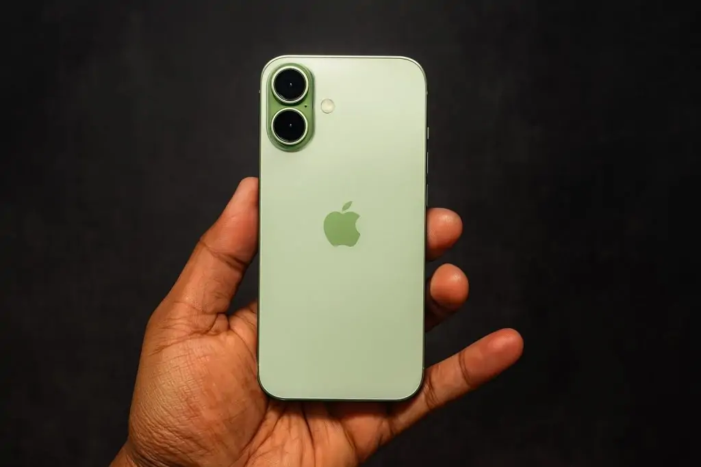 No More Buttons?! iPhone 20 Leak Teases Radical 2027 Redesign & Camera Shake-Up
