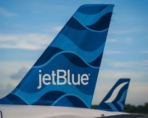 Airline Stocks Face Turbulence: JetBlue Crashes 41% and Experts Sound Alarm