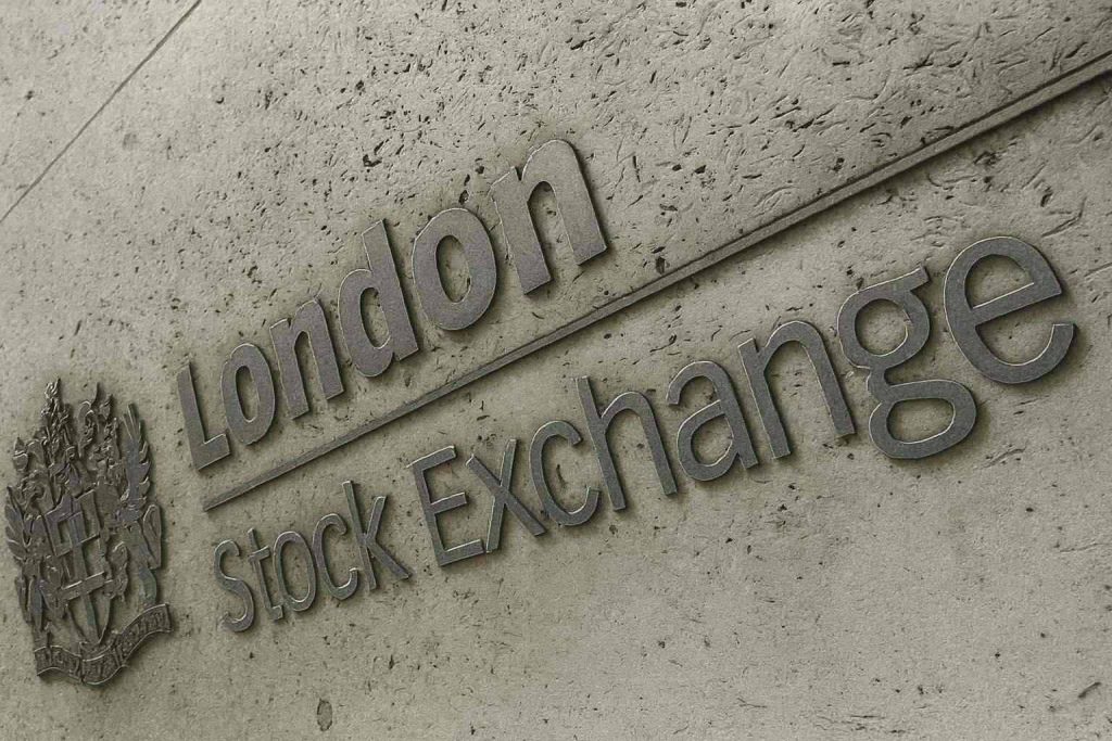 LSEG share price slips in early London trade after Bank of America data deal; results next week in focus